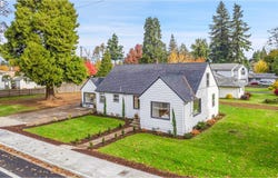 574 S Ivy St, Canby, OR 97013