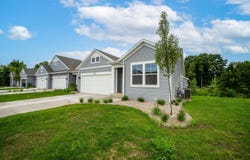 1423 N Village Circle, Kalamazoo, MI 49009