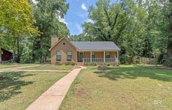 147 Richmond Road, Daphne, AL 36526