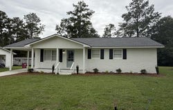 1320 Newton Dr, Tifton, GA 31794
