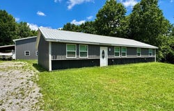 1025 Center Ln, Byrdstown, TN 38549