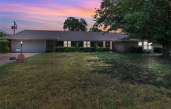 5813 Biscayne Court, Haltom City, TX 76117