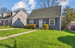 375 S Edison Avenue, Elgin, IL 60123
