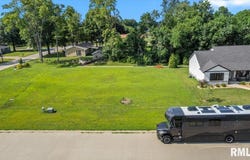 67 Firefly Court, Chatham, IL 62629