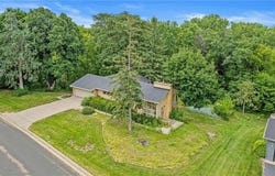 3014 Kyle Avenue N, Golden Valley, MN 55422