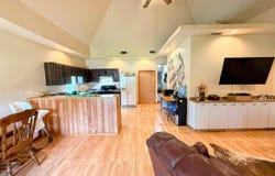 210 E Osborne St, Hutchinson, KS 67501