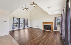 407 Country Ln, McDade, TX 78650