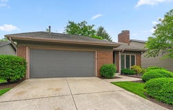 2521 E Saint Thomas Point, Fort Wayne, IN 46815-8566