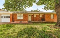 805 N Charlotte Avenue, Stephenville, TX 76401