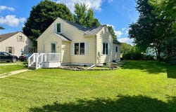 1612 East Avenue, Worthington, MN 56187