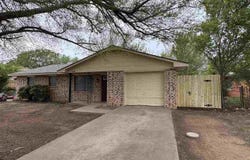 118 N Elk Dr, Cache, OK 73527
