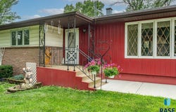 511 N Cherry Ave, Bridgewater, SD 57319