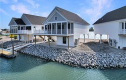 545 W Lakeshore Drive unit: 10, Port Clinton, OH 43452