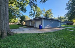 6406 N Walrond Avenue, Gladstone, MO 64119
