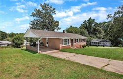 704 W Grady Street, Seneca, SC 29678