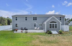 8 Dylans Way, Falmouth, MA 02536