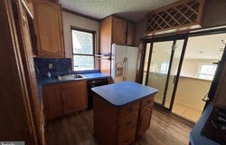 526 MANOR ROAD, BEVERLY, NJ 08010