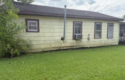 217 W South Street, Rose Hill, NC 28458