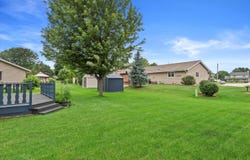 N77w15330 Crossway Dr, Menomonee Falls, WI 53051