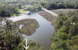 9300 Ridgeview Drive, Ocean Springs, MS 39564
