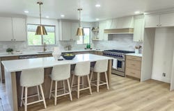 8492 S MESA Dr E, Sandy, UT 84093
