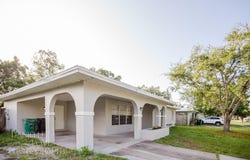323 NE Midfield Ln, Port St. Lucie, FL 34983