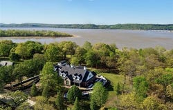 25 E Shoreline Drive, Eufaula, OK 74432