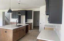 N75w17841 Woody Ln, Menomonee Falls, WI 53051