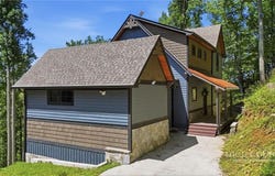 780 Woodland Hills Drive, Elk Park, NC 28622
