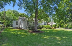 5618 Reeds Road, Mission, KS 66202