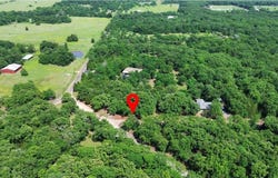193 Cedar Oaks Drive, Mabank, TX 75156