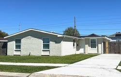 521 WILLOWBROOK Drive, Gretna, LA 70056