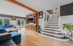 6 New York Avenue, Stony Brook, NY 11790