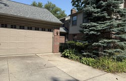271 Moross, Grosse Pointe, MI 48236