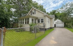 23 Eldert St, Springfield, MA 01109