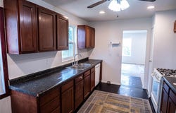 425 E Douglas Street, Knoxville, IA 50138