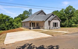 903 Bethune, Jacksonville, TX 75766