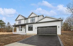 14 Ciliotta Lane, Port Jefferson Station, NY 11776