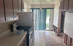 633 Dulles Road, Des Plaines, IL 60016
