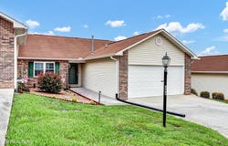 208 Executive Meadows Drive, Lenoir City, TN 37771