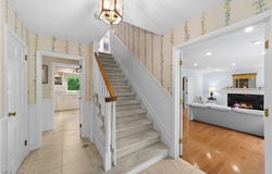 21250 Almar Drive, Shaker Heights, OH 44122