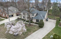 13933 Towering Oaks, Utica, MI 48315