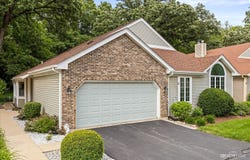 17 White Oak Lane, Elgin, IL 60123
