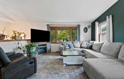 1330 PINEHURST Lane, NEENAH, WI 54956