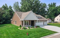 634 E 6th Street, Chaska, MN 55318