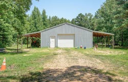 97 Acorn Hollow Ln, Pine Bluff, AR 71603