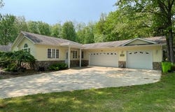 991 W Higgins Lake Drive, Roscommon, MI 48653