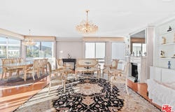 320 N Maple Dr, Beverly Hills, CA 90210