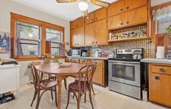 1701 E Lafayette Pl, Milwaukee, WI 53202