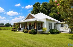 51 Smith Chapel Road, Boaz, AL 35956